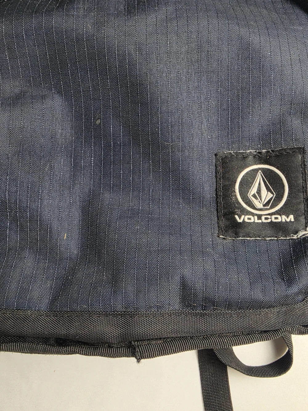 Volcom black beige